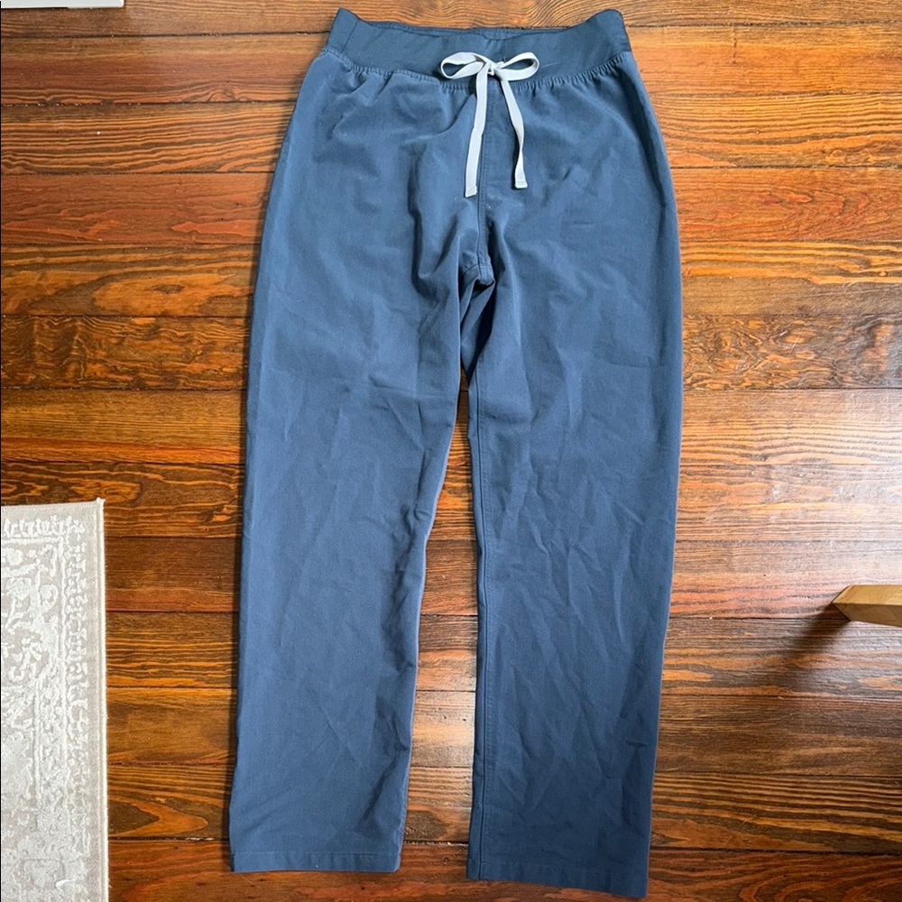 FIGS Women’s High Waisted Livingston Scub Pants